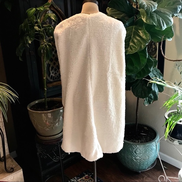 Hommage Trix Teddy Bear faux fur boho poncho - Picture 7 of 8